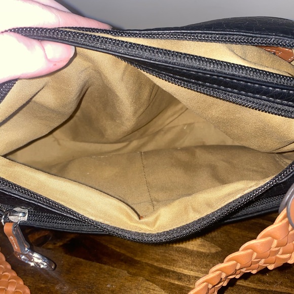 Bueno Black Tan Hobo Leather Shoulder Handbag Purse NWT - Picture 7 of 8